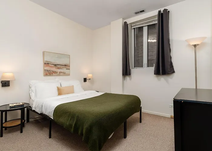 Wicker Park 2br Near Milwaukee Ave Apartment *