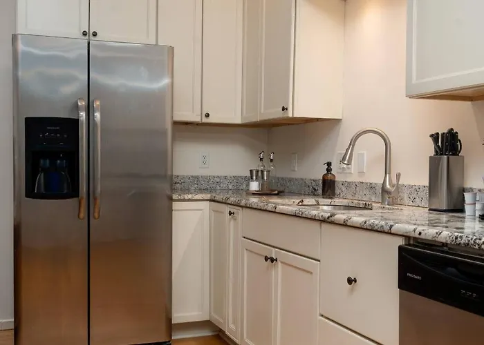 Apartment Wicker Park 2br Near Milwaukee Ave Chicago