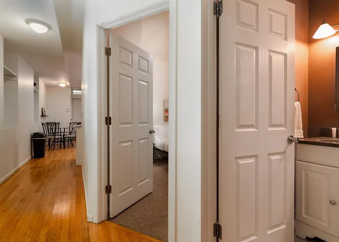 Apartment Wicker Park 2br Near Milwaukee Ave