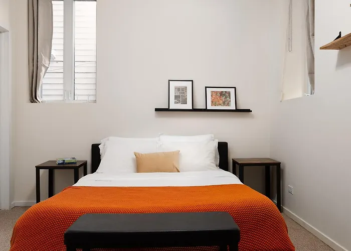 Wicker Park 2br Near Milwaukee Ave *