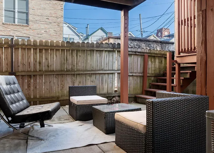 Wicker Park 2br Near Milwaukee Ave Apartment Chicago